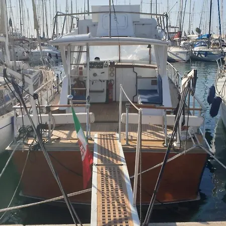 Botel Salvador Bahia Boat And Breakfast