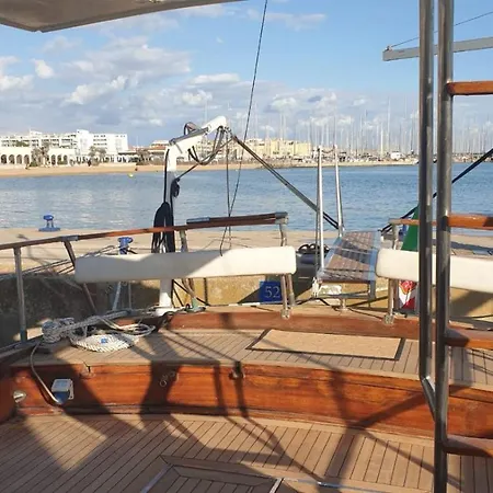 Salvador Bahia Boat And Breakfast Botel