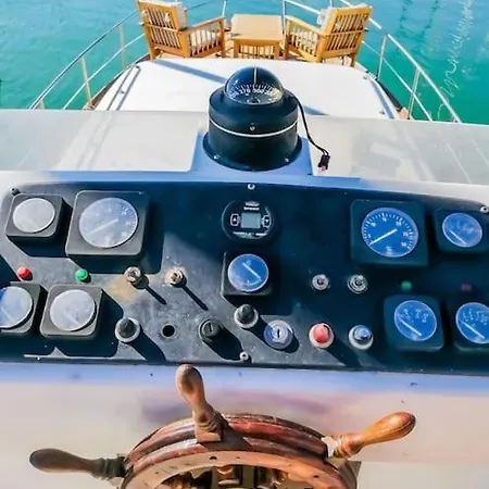 Botel Salvador Bahia Boat And Breakfast *