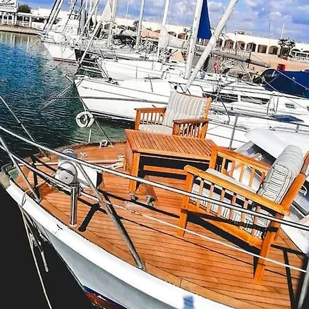 Salvador Bahia Boat And Breakfast Botel *