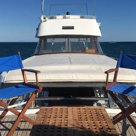 Salvador Bahia Boat And Breakfast Botel