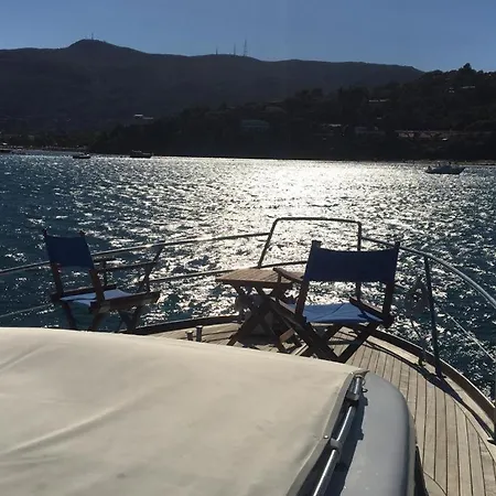 Botel Salvador Bahia Boat And Breakfast *