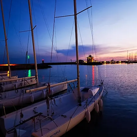 Botel Salvador Bahia Boat And Breakfast *