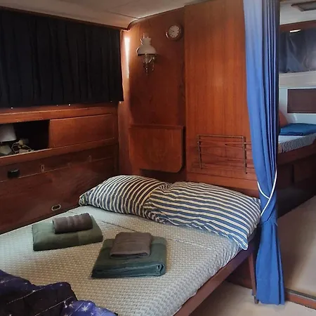 Botel Salvador Bahia Boat And Breakfast Lido di Ostia