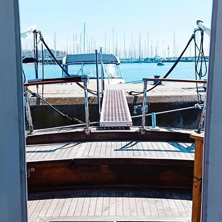 Salvador Bahia Boat And Breakfast Botel