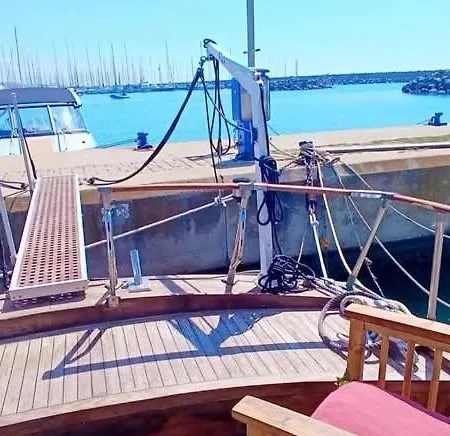 Salvador Bahia Boat And Breakfast Botel *